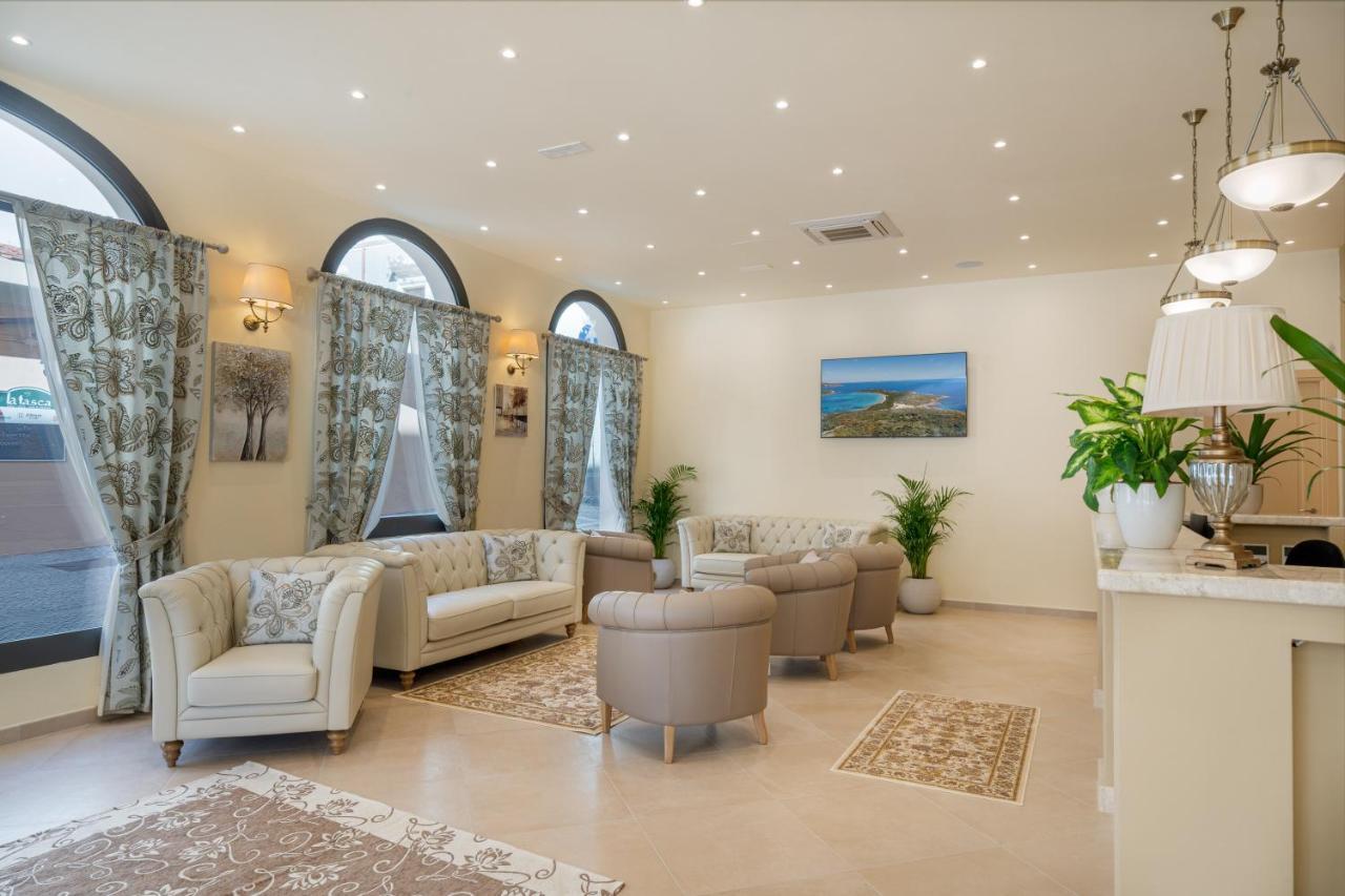 Hotel Regina Elena Olbia Buitenkant foto