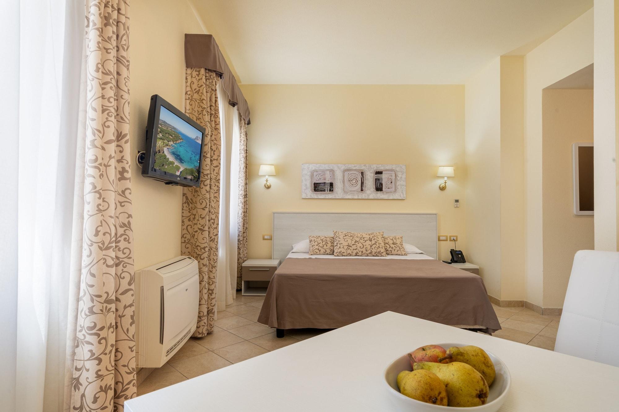 Hotel Regina Elena Olbia Buitenkant foto