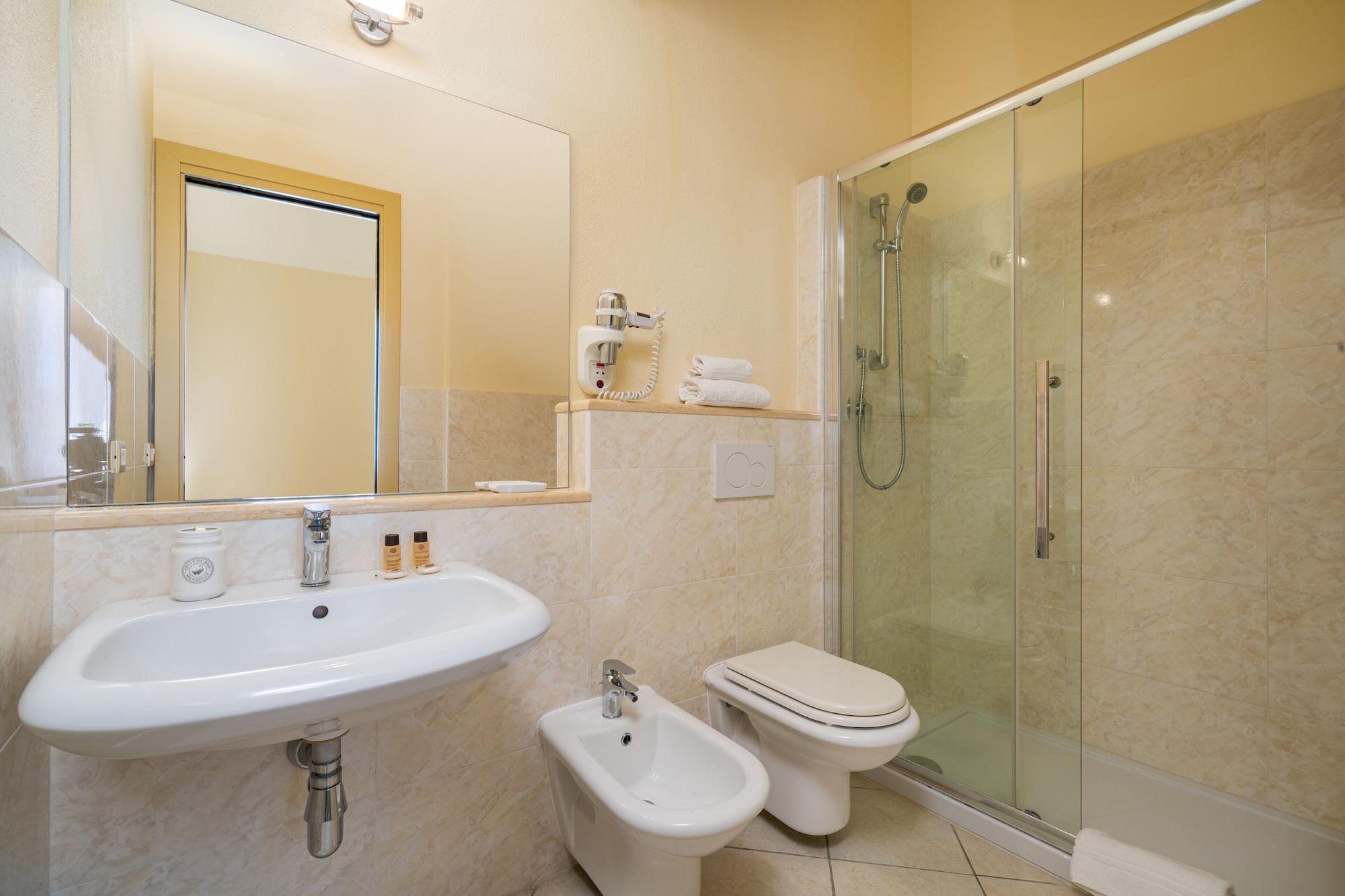 Hotel Regina Elena Olbia Buitenkant foto