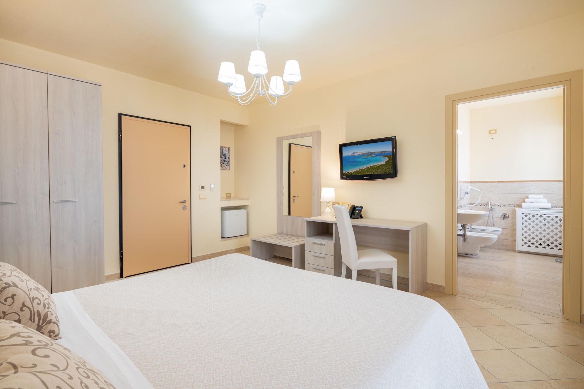 Hotel Regina Elena Olbia Buitenkant foto