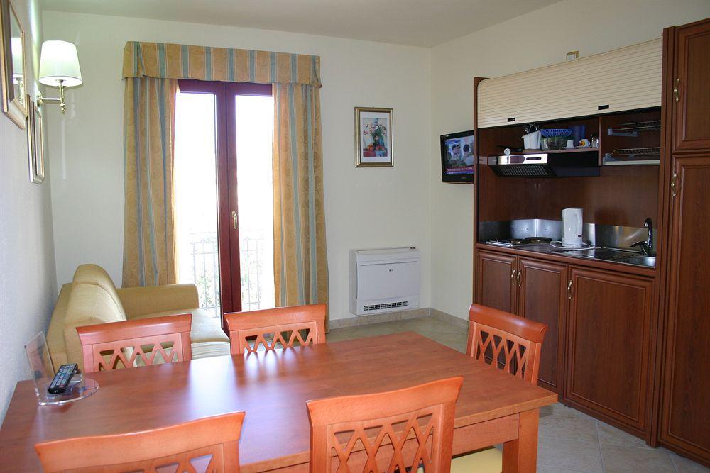 Hotel Regina Elena Olbia Buitenkant foto