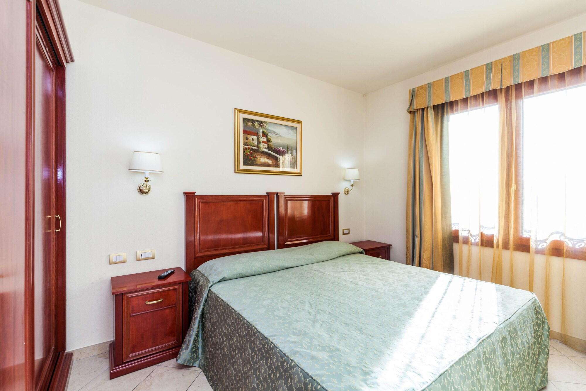 Hotel Regina Elena Olbia Buitenkant foto